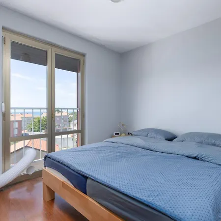 Matthias With Sea View Apartment